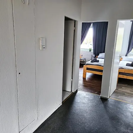 Business & Monteur Halle, Naehe Leuna, Flughafen, Schkeuditz Apartment *